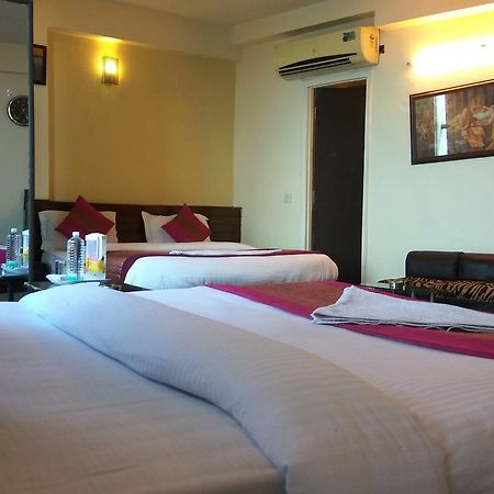 Airport Hotel Port View New Delhi Eksteriør bilde