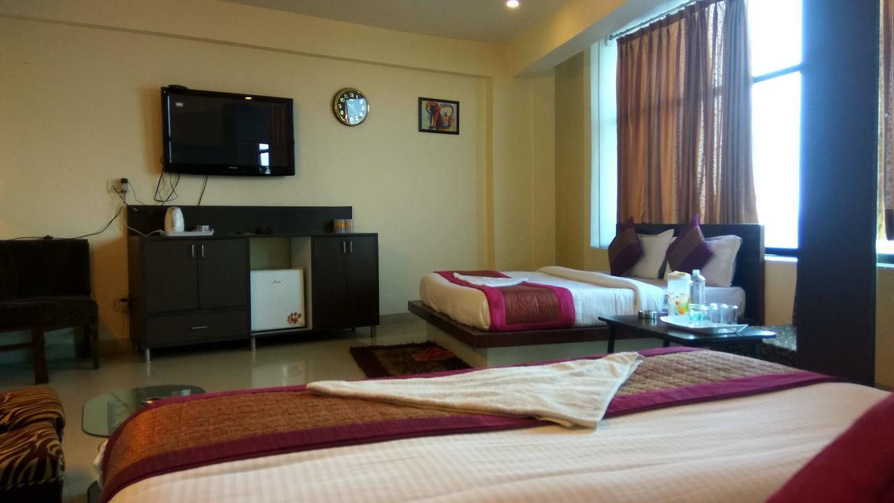 Airport Hotel Port View New Delhi Eksteriør bilde