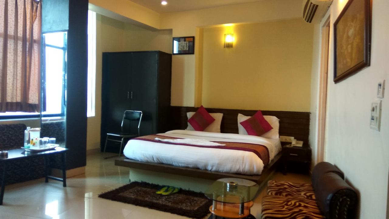 Airport Hotel Port View New Delhi Eksteriør bilde