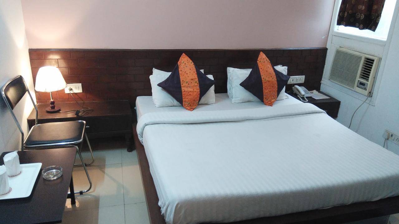 Airport Hotel Port View New Delhi Rom bilde