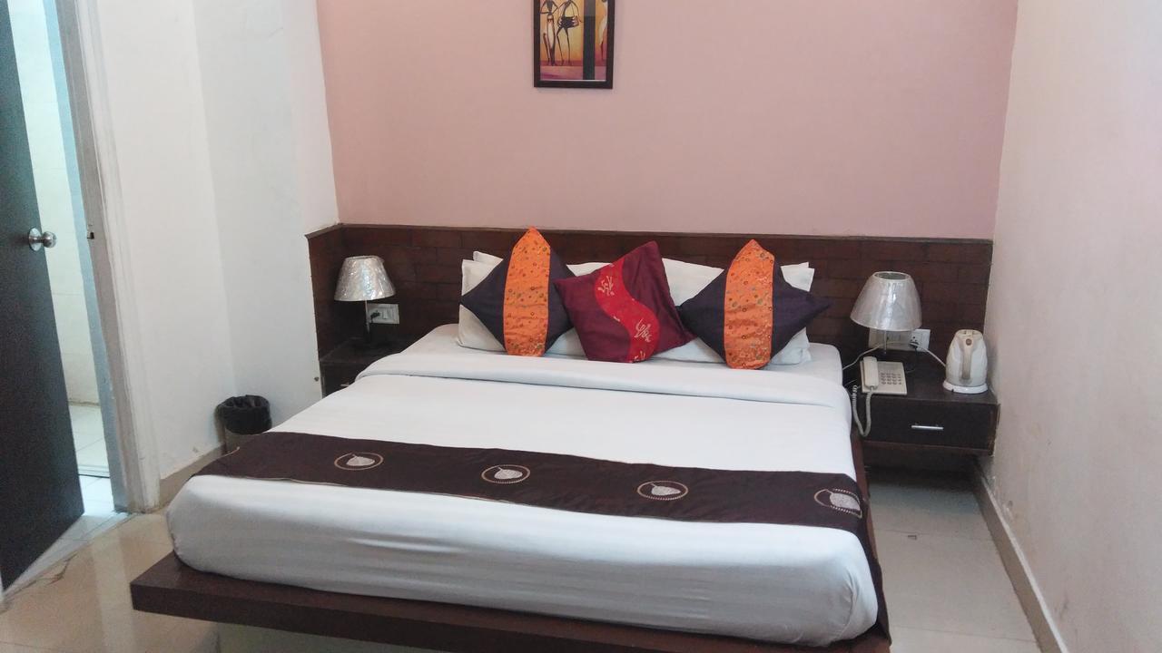 Airport Hotel Port View New Delhi Rom bilde