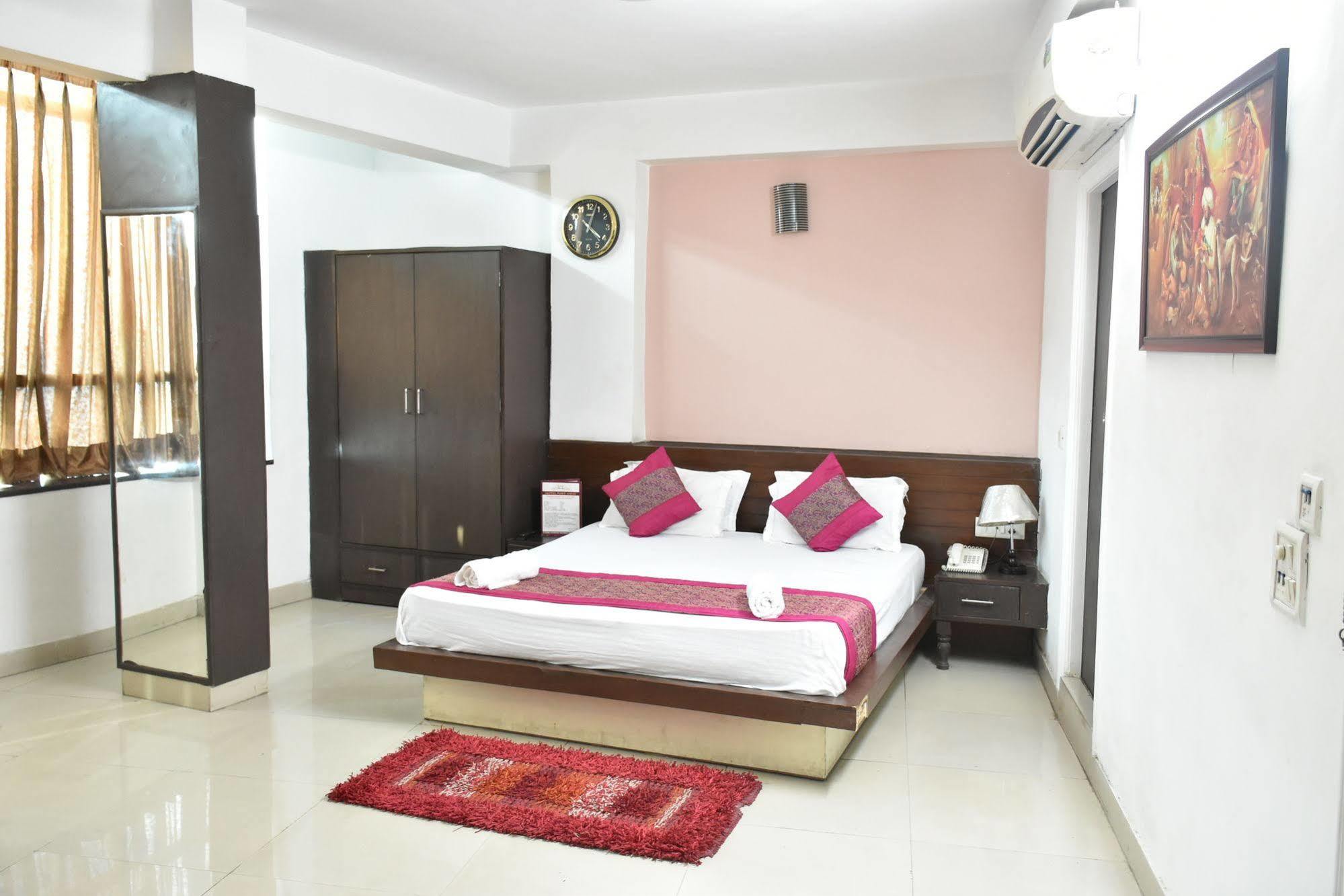 Airport Hotel Port View New Delhi Eksteriør bilde