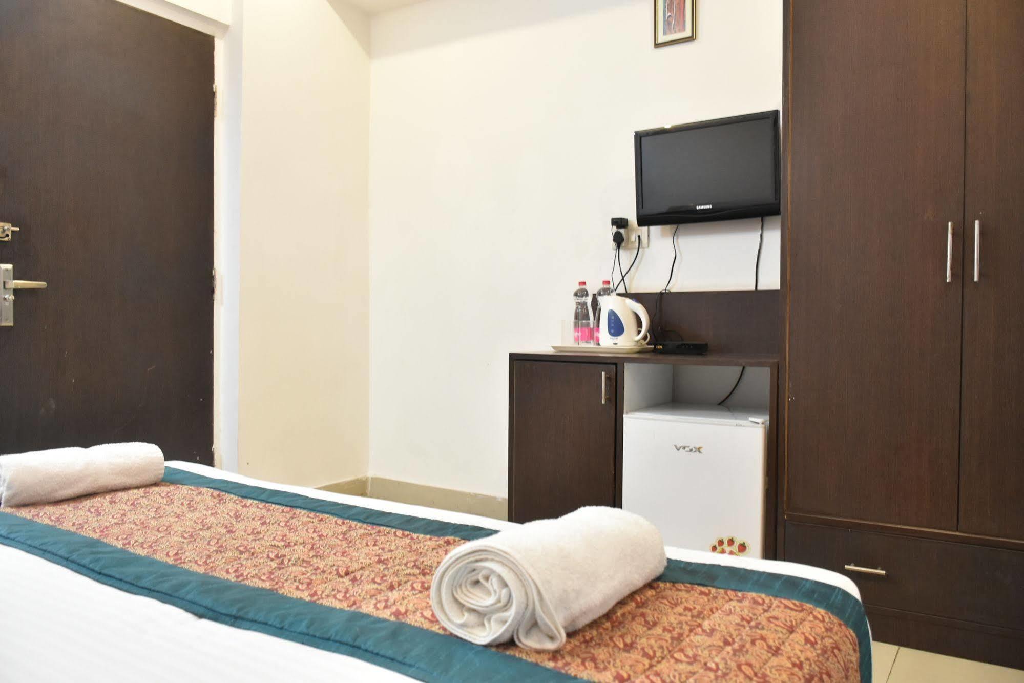 Airport Hotel Port View New Delhi Eksteriør bilde