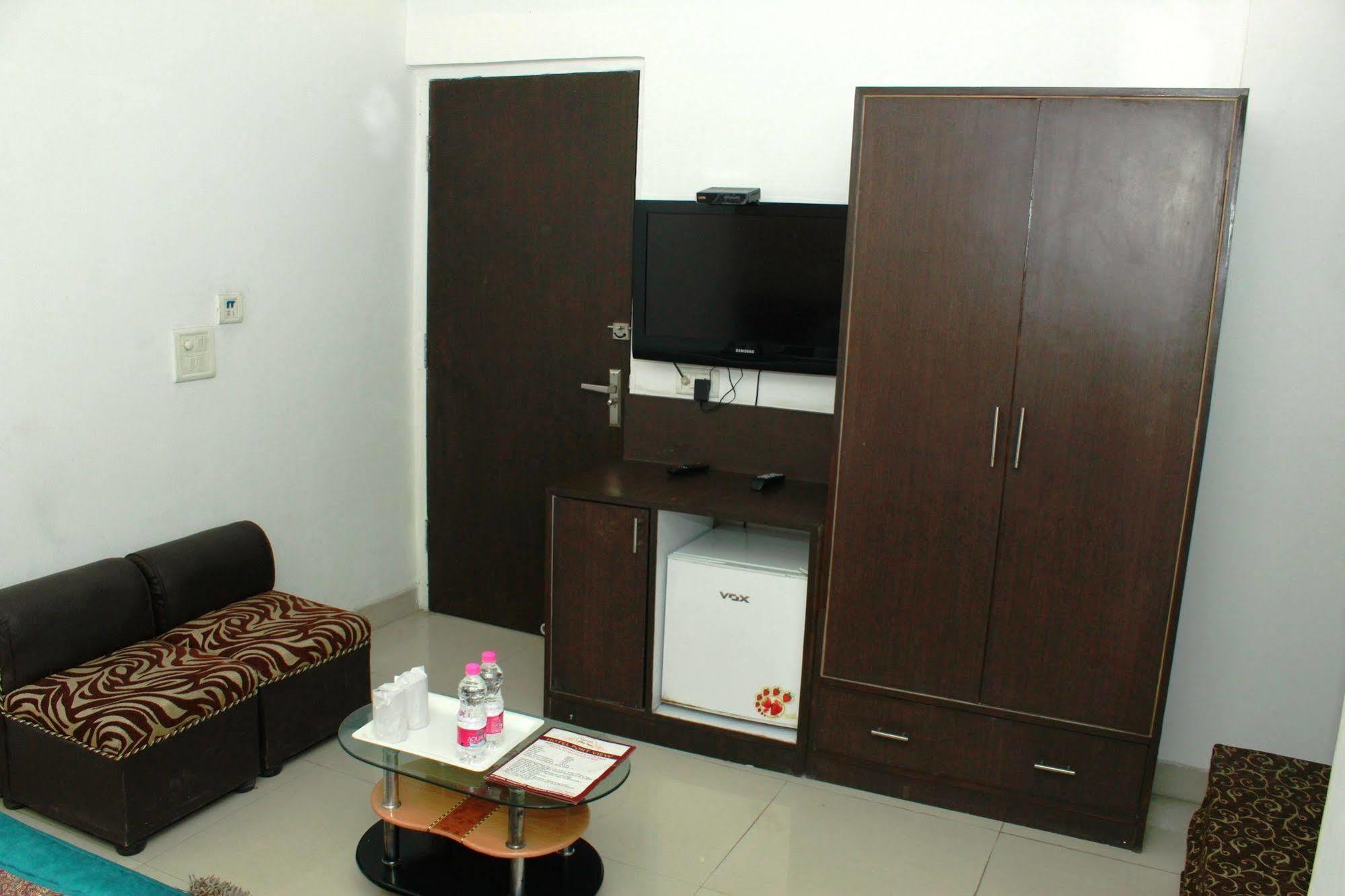 Airport Hotel Port View New Delhi Eksteriør bilde